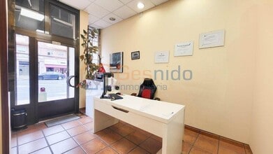 Retail in Segovia, Segovia to rent Interior Photo- Image 1 of 5