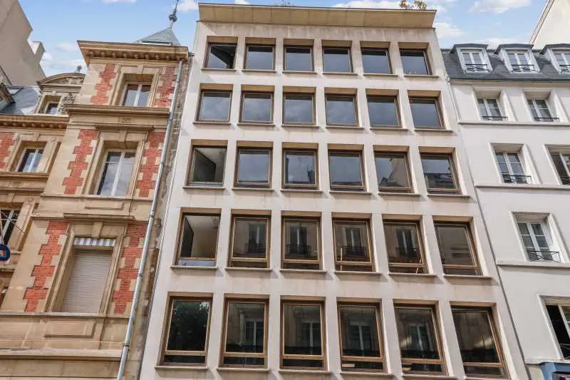 Location Bureaux 157 m² - Photo 1