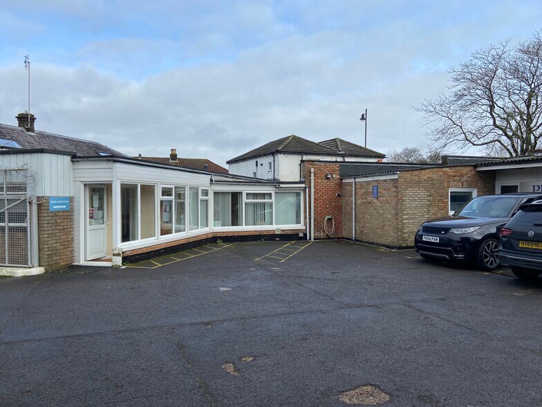 2 Havant Rd, Emsworth for sale - Primary Photo - Image 1 of 1