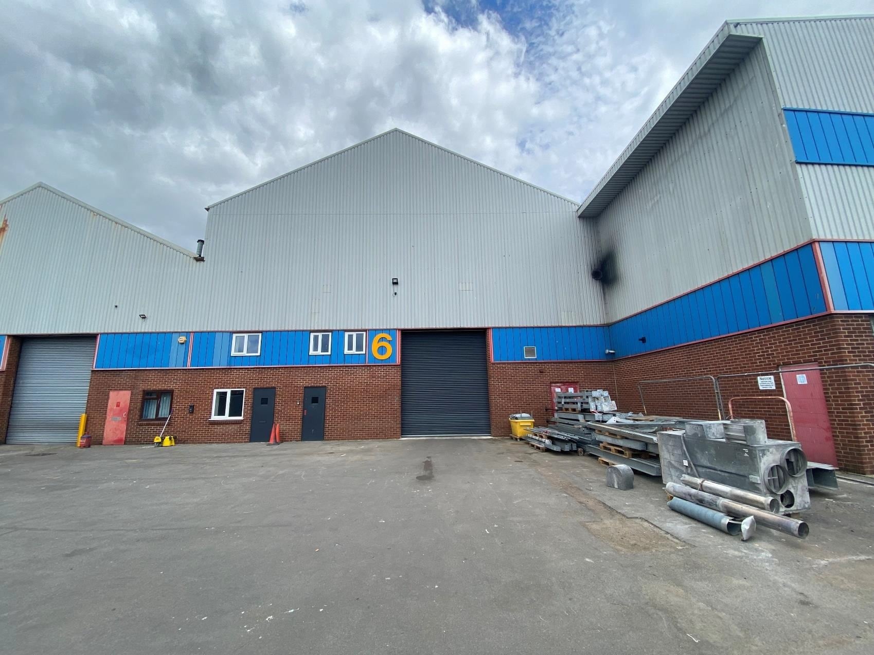 Madleaze Rd, Gloucester to rent Building Photo- Image 1 of 6