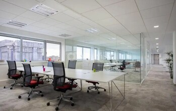 Office in Noisy-le-Grand to rent Interior Photo- Image 1 of 7