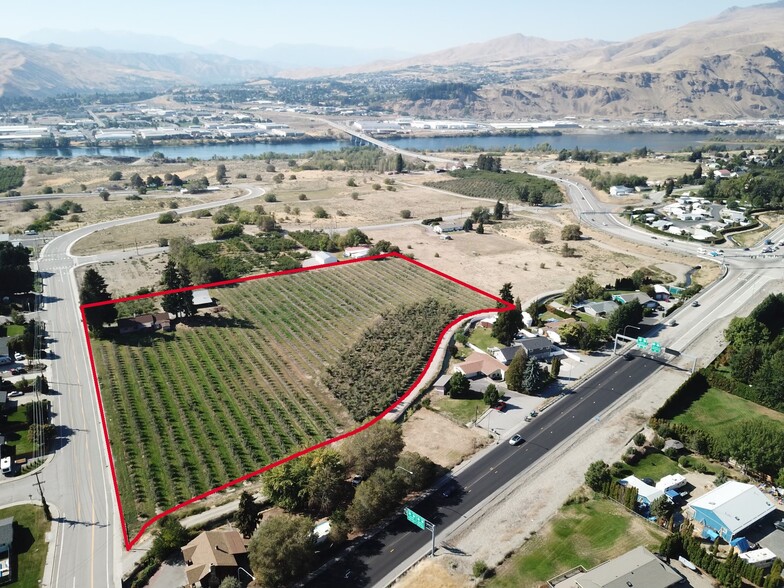 121 35th St NW, East Wenatchee, WA for sale - Aerial - Image 3 of 8