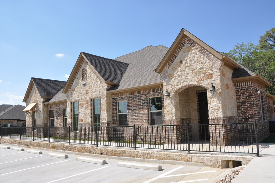 8609 Mid Cities Blvd, North Richland Hills, TX for rent - Building Photo - Image 2 of 8