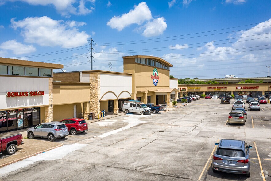 5700 S Gessner Dr, Houston 77036 UK