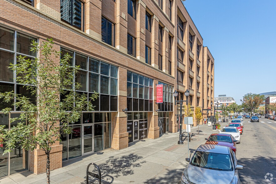 10410 102 Av NW, Edmonton, AB to rent - Primary Photo - Image 1 of 11