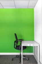 Waterberry Dr, Waterlooville to rent Interior Photo- Image 1 of 9