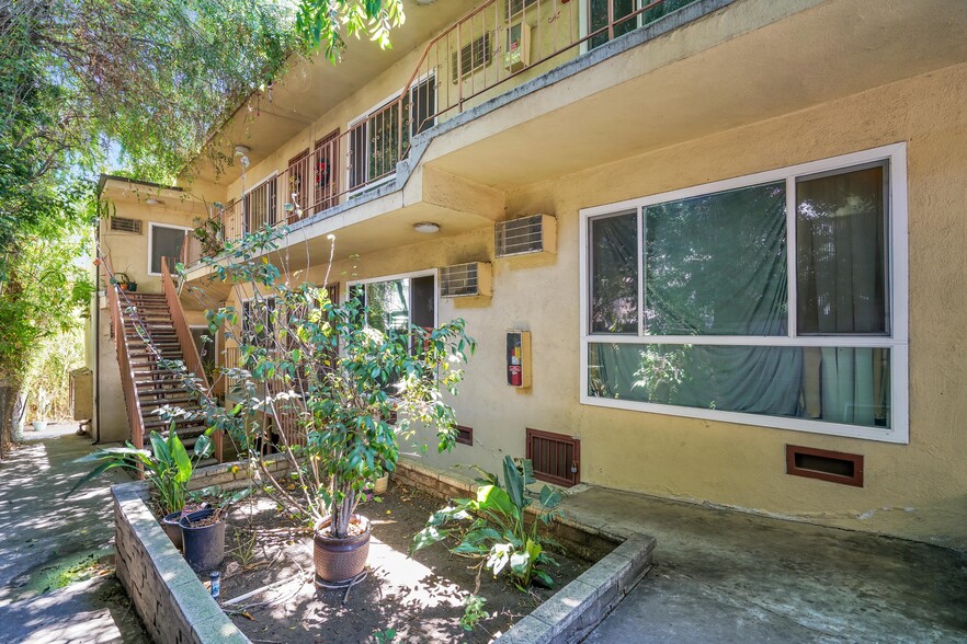 710 N La Fayette Park Pl, Los Angeles, CA for sale - Building Photo - Image 3 of 15