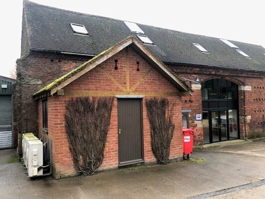 Packington Hayes, Tamworth Road, Lichfield to rent - Primary Photo - Image 2 of 10