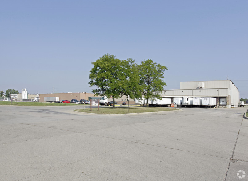 12301 Farmington Rd, Livonia, MI for sale - Building Photo - Image 1 of 22