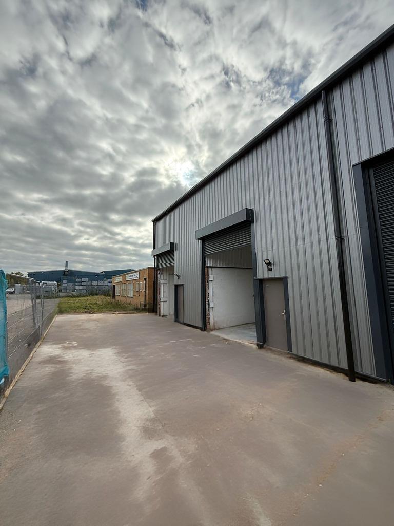 Progress Dr, Cannock to rent Building Photo- Image 1 of 28