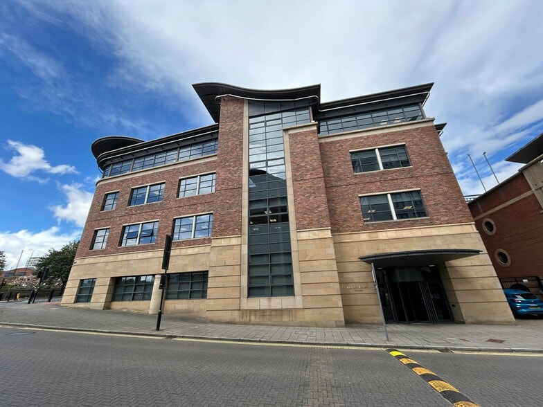 1 Sandgate, Newcastle Upon Tyne to rent - Building Photo - Image 1 of 16