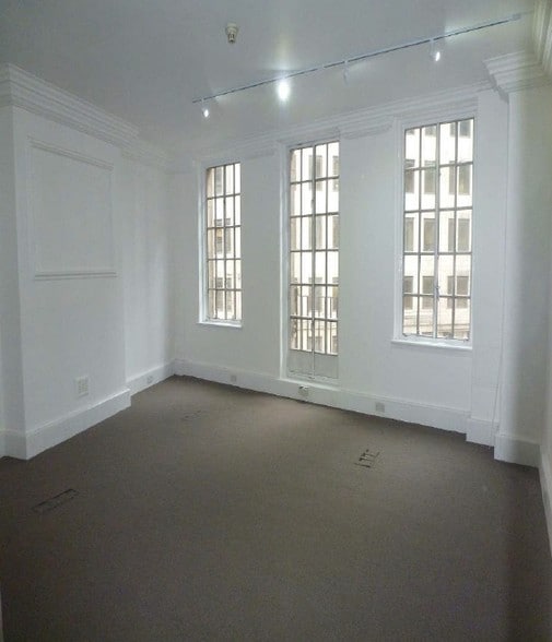 69 King William St, London to rent - Interior Photo - Image 3 of 5