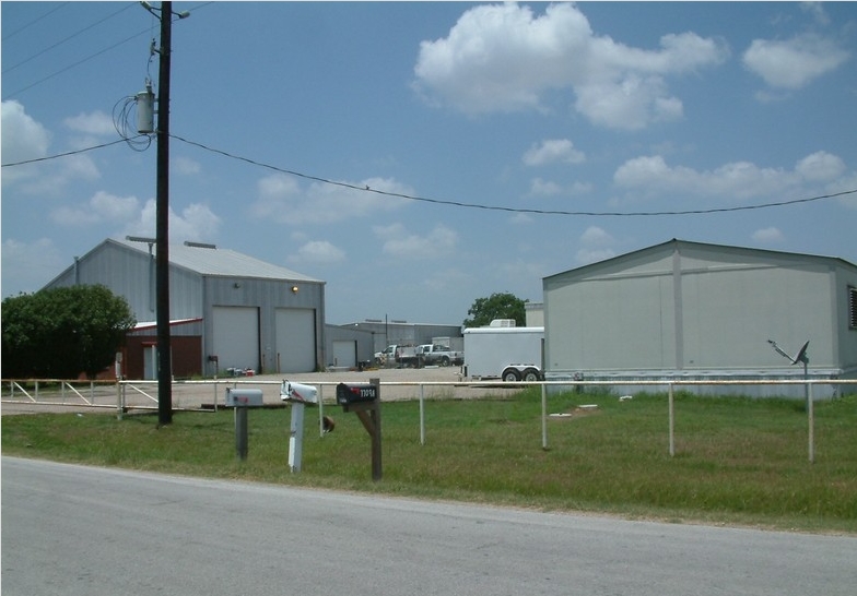 7802 Brinkmeyer Rd, Needville, TX for sale - Primary Photo - Image 1 of 1