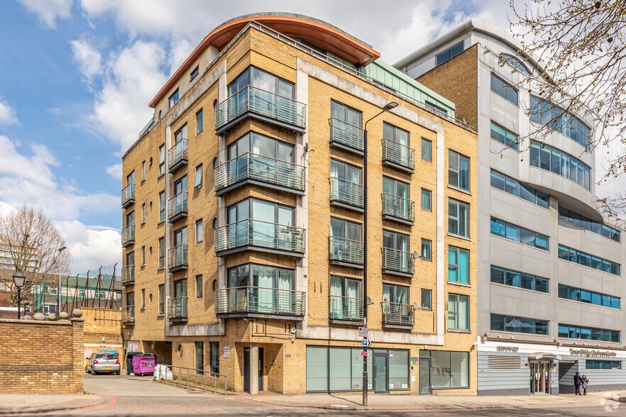 43-45 East Smithfield, London for sale - Building Photo - Image 1 of 29