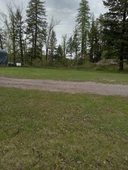 435 US-2 Hwy E, Columbia Falls, MT for rent - Building Photo - Image 3 of 4