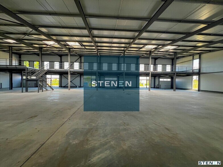 Light Industrial in Taillades for sale - Building Photo - Image 2 of 9