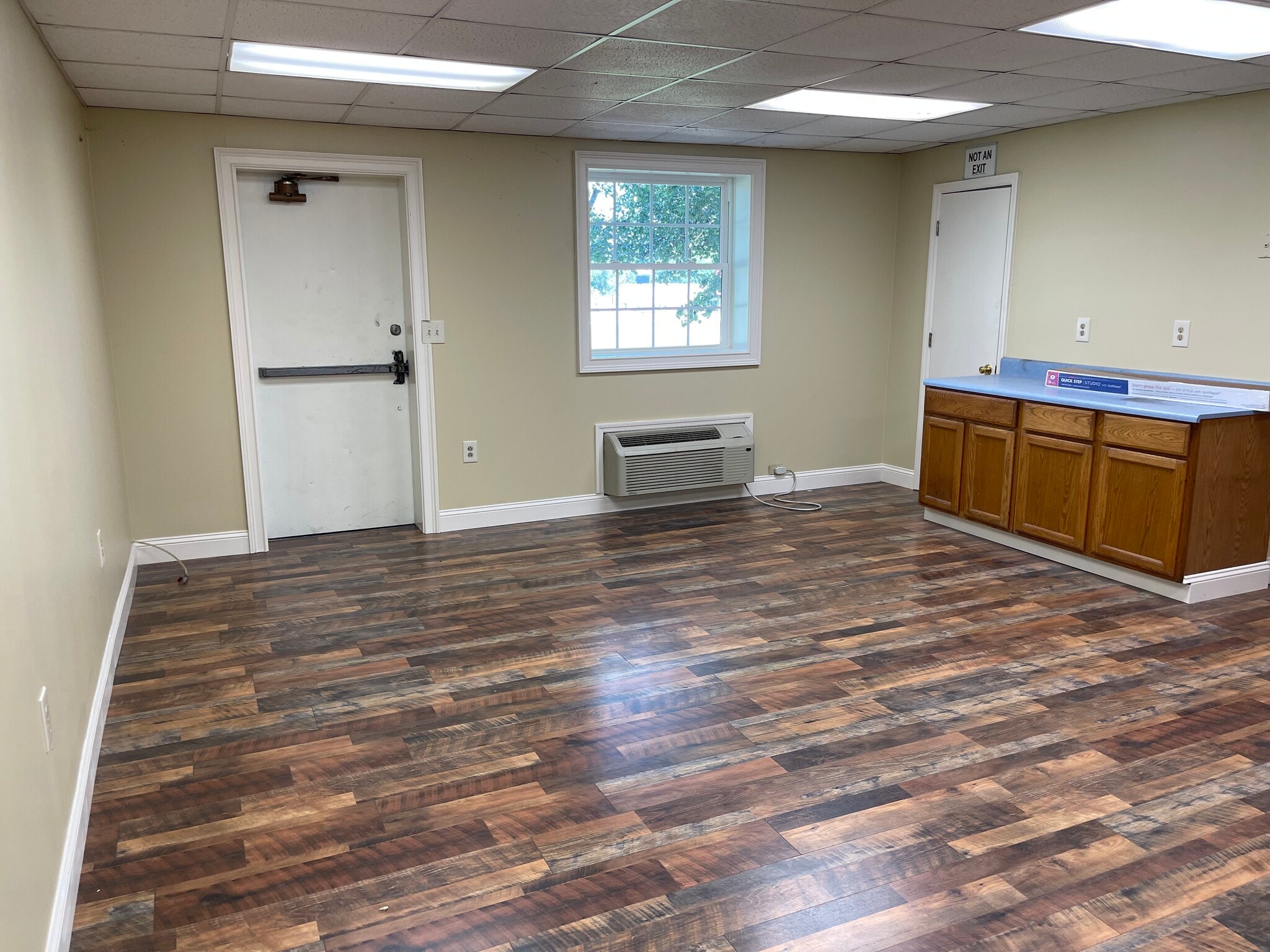 55 Lamb Loop, Tifton, GA to rent Interior Photo- Image 1 of 16