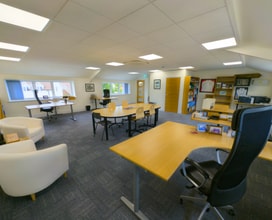 Liscombe Park, Leighton Buzzard to rent Interior Photo- Image 2 of 4