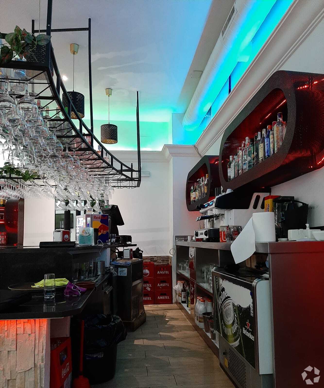 Retail in Madrid, Madrid to rent Interior Photo- Image 1 of 4