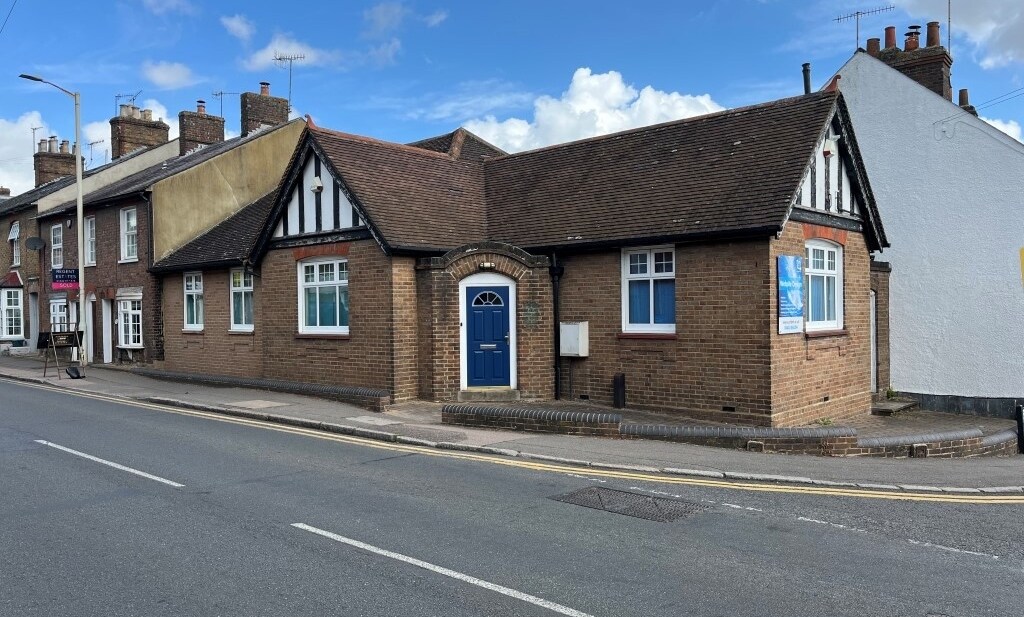 102 High St, Berkhamsted for sale Building Photo- Image 1 of 5