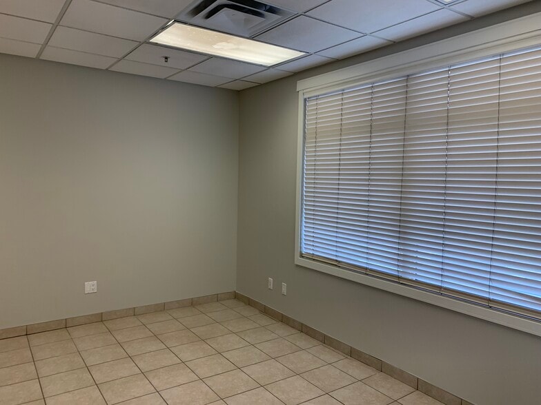 7609 42nd St, Leduc, AB to rent - Interior Photo - Image 2 of 6