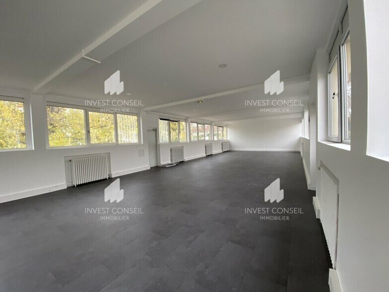 26 Rue Des Amandiers, Nanterre to rent - Interior Photo - Image 2 of 6