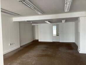 28 High St, Sandown to rent Interior Photo- Image 2 of 4