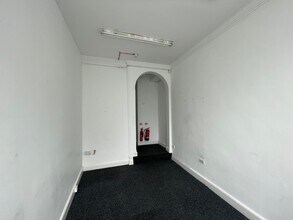 42 King St, Blackburn to rent Interior Photo- Image 2 of 2