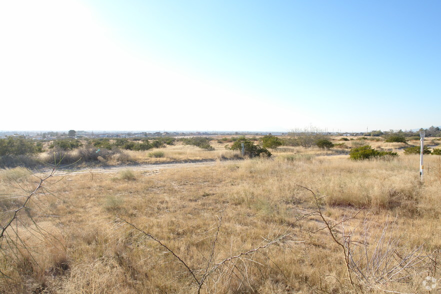 11340 Gateway Blvd E, El Paso, TX for sale - Primary Photo - Image 1 of 1