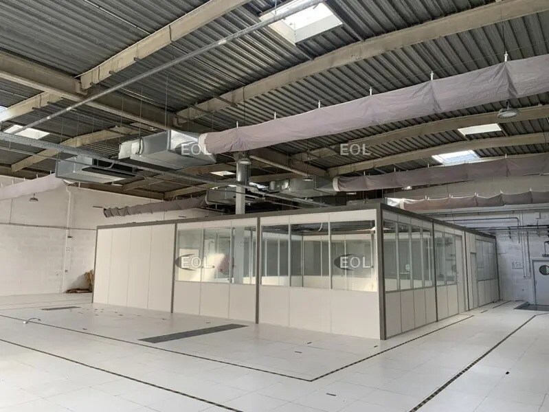 Industrial in Massy to rent Interior Photo- Image 1 of 4