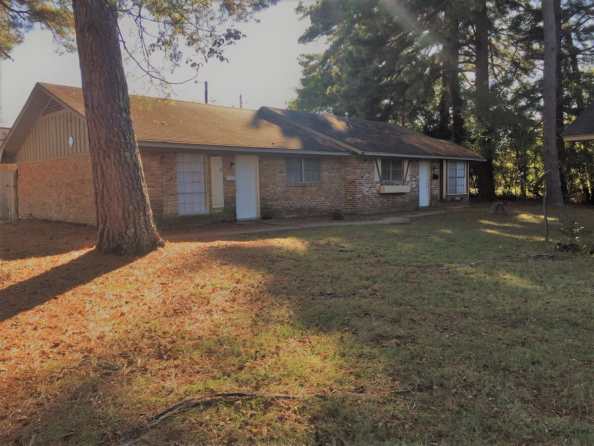 2400 Brookridge Dr, Texarkana 71854 UK