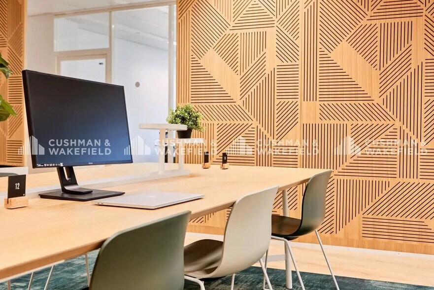 42 Bis Rue Guynemer, Issy-les-Moulineaux to rent - Interior Photo - Image 1 of 9