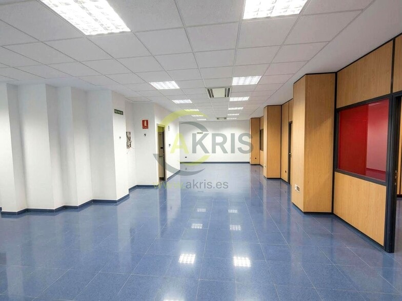 Office / Retail in Toledo, Toledo to rent - Building Photo - Image 3 of 4