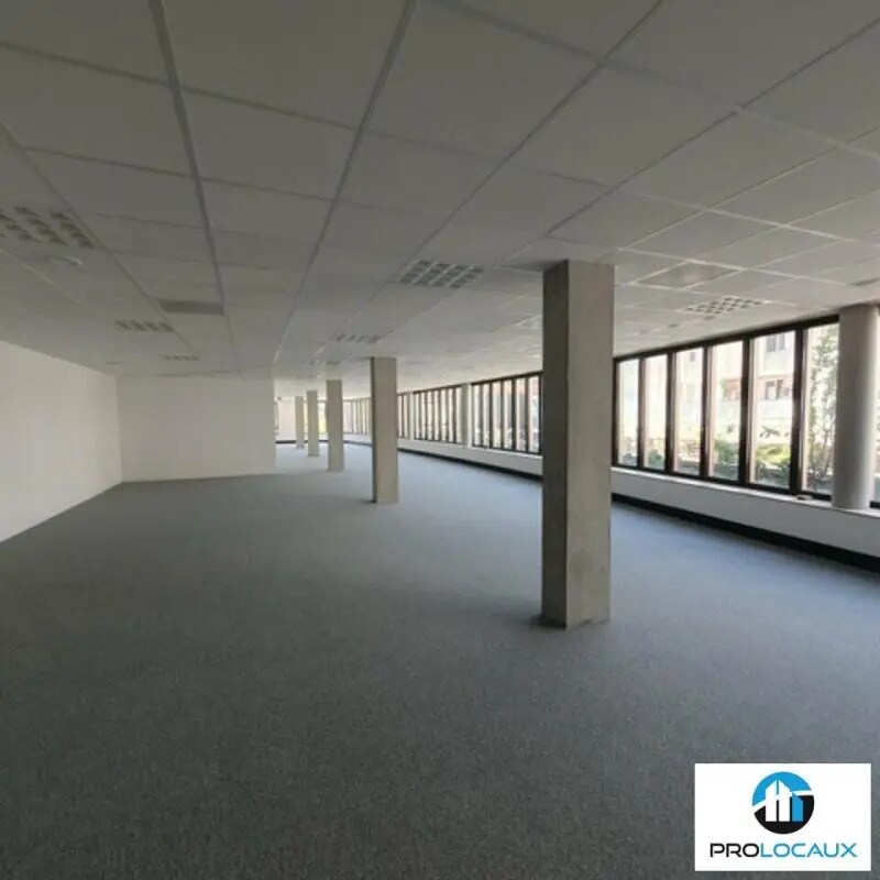 Office in Grenoble to rent Building Photo- Image 1 of 16