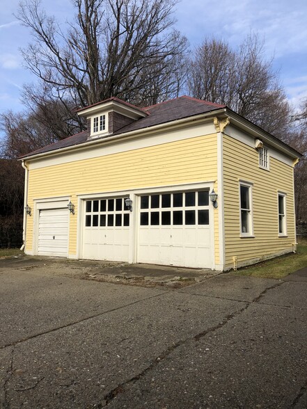 2 Columbia St, Adams, MA for sale - Building Photo - Image 3 of 4