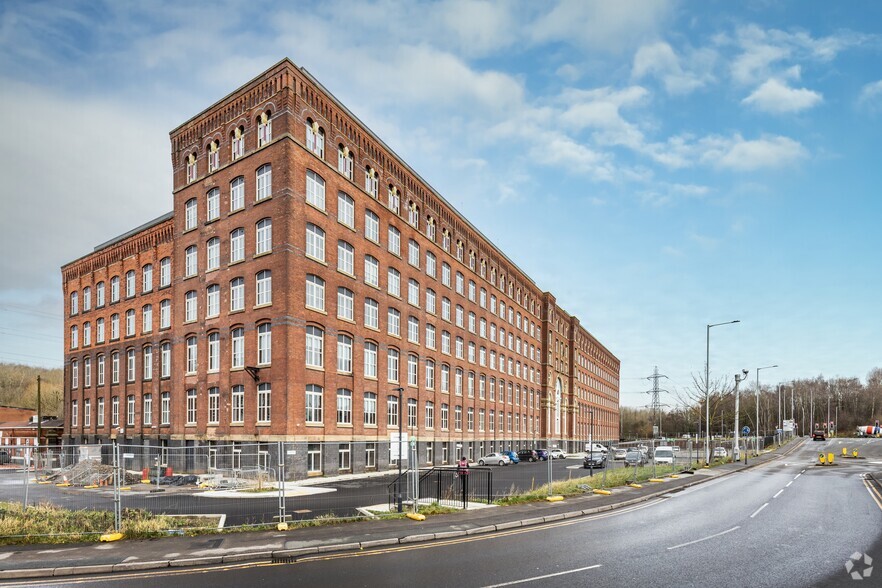 Water St, Stockport for rent - Building Photo - Image 2 of 14