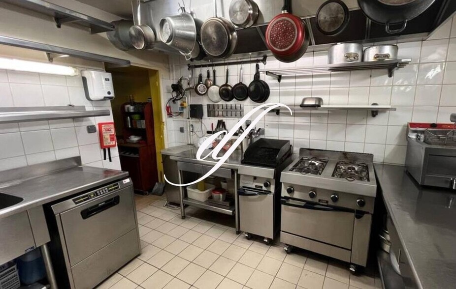 Retail in Paris for sale - Interior Photo - Image 3 of 4