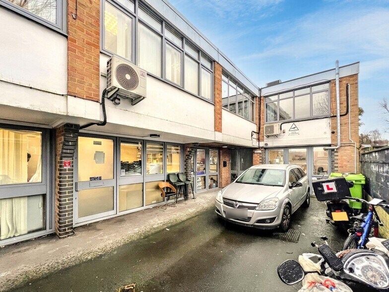 1-6 Challice Clos, Wallington for sale - Building Photo - Image 1 of 1