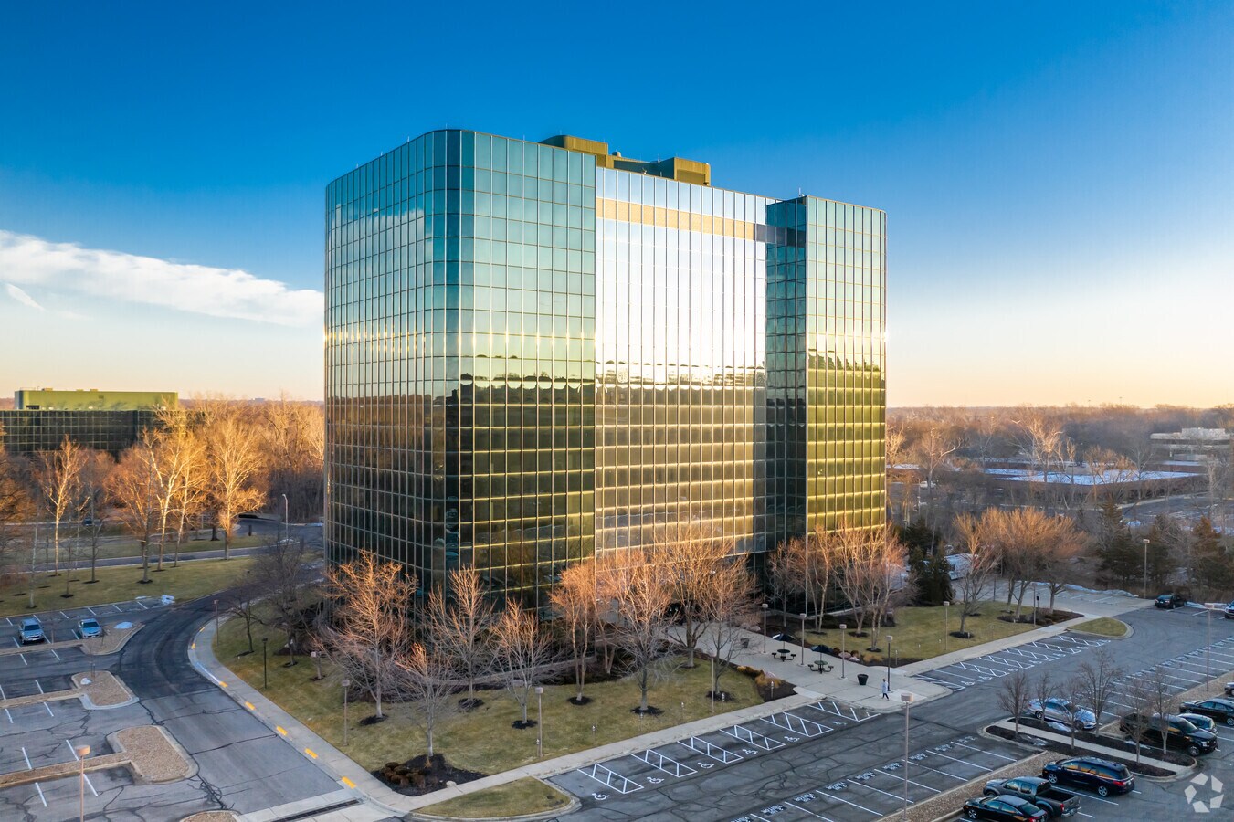 9225 Indian Creek Pky, Overland Park 66210 32 Corporate Woods