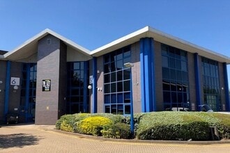 Watchmead, Welwyn Garden City to rent Building Photo- Image 1 of 3