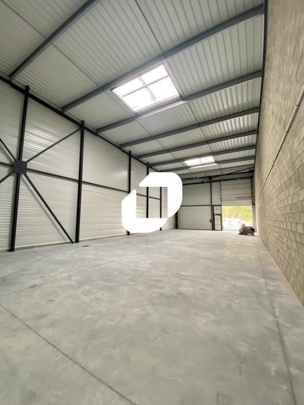 Light Industrial in Bussy-Saint-Georges to rent Interior Photo- Image 1 of 6