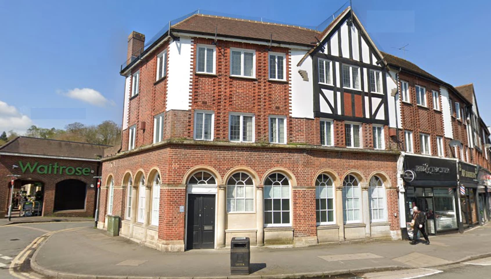 1-3 Croydon Rd, Caterham to rent Primary Photo- Image 1 of 2