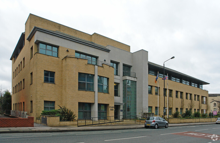 Barrington Rd, Altrincham for rent - Building Photo - Image 2 of 6