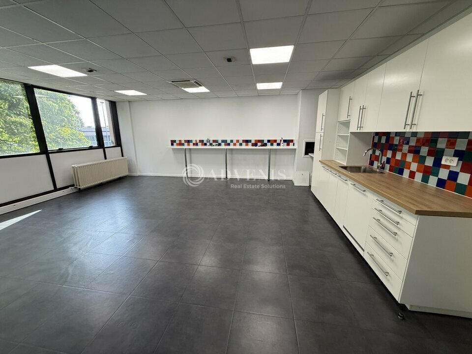 Office in Torcy to rent Interior Photo- Image 1 of 10