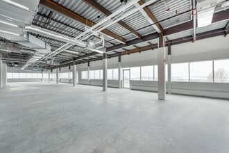 75 Crowfoot Rise NW, Calgary, AB to rent Interior Photo- Image 2 of 4