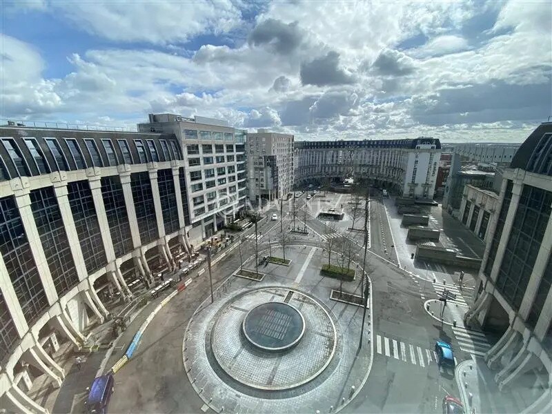 Office in Montigny-le-Bretonneux to rent Aerial- Image 1 of 8