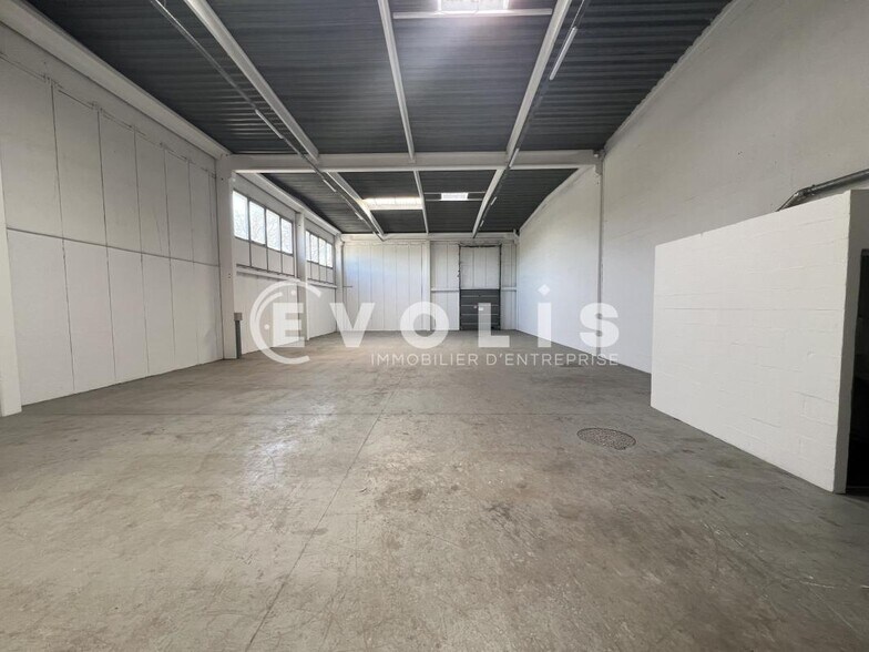 Light Industrial in Valenton to rent - Building Photo - Image 2 of 13