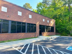 1972 Gadsden Hwy, Birmingham, AL for rent Building Photo- Image 2 of 3