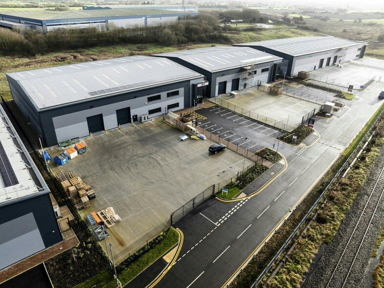 Pochin Way, Middlewich to rent - Building Photo - Image 2 of 24