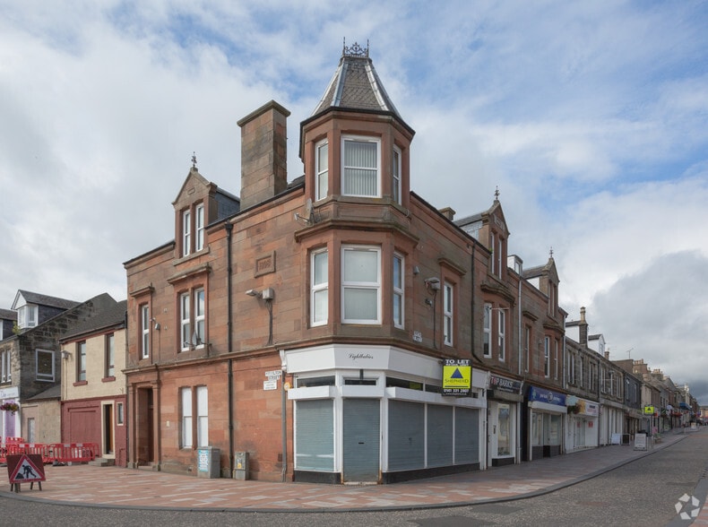 76 High St, Carluke for sale - Primary Photo - Image 1 of 4